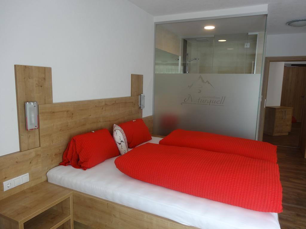Appartementhaus Naturquell St. Leonhard im Pitztal Zimmer foto